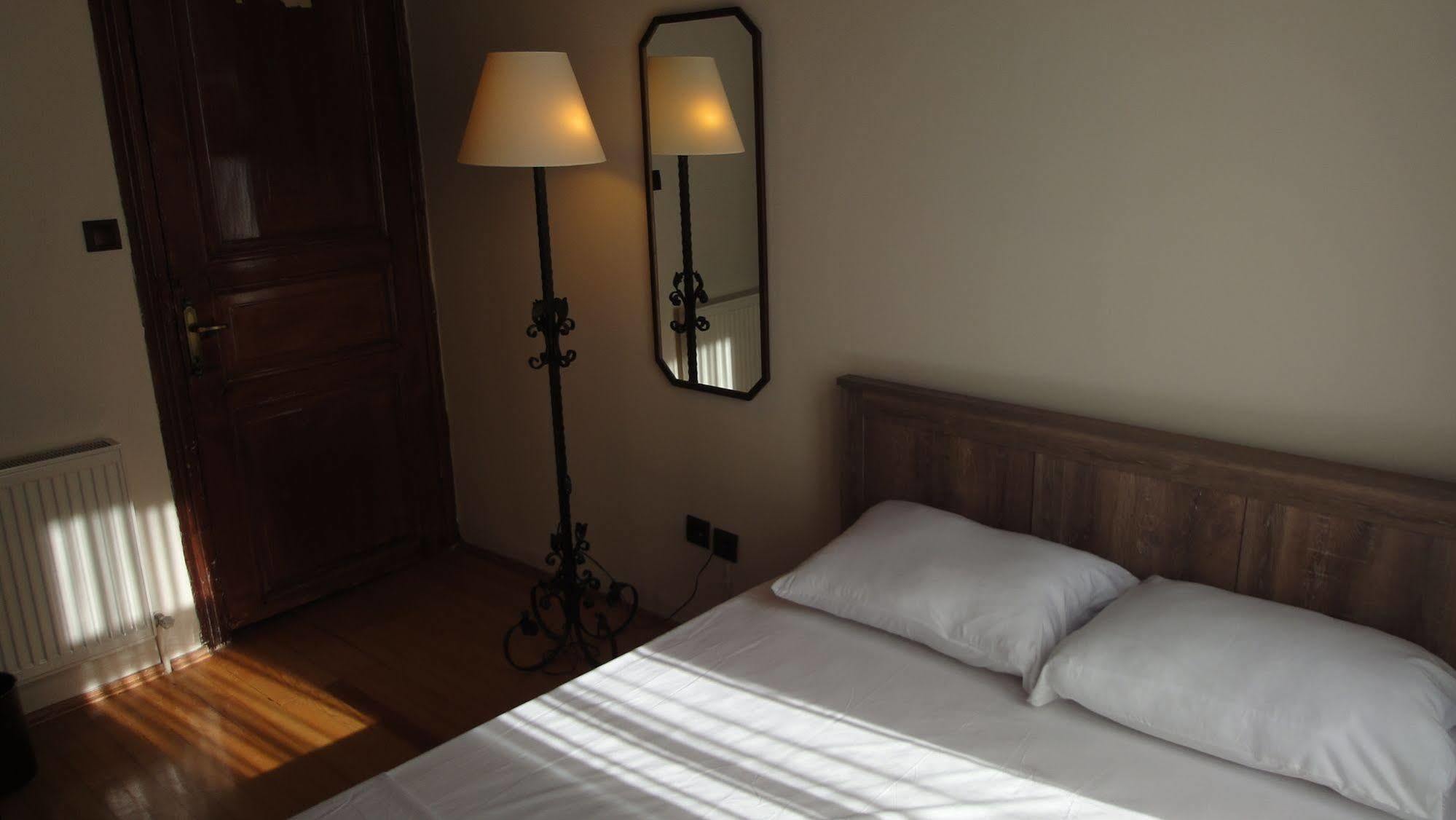 Veni Vidi Dormi Hostel Istanboel Buitenkant foto