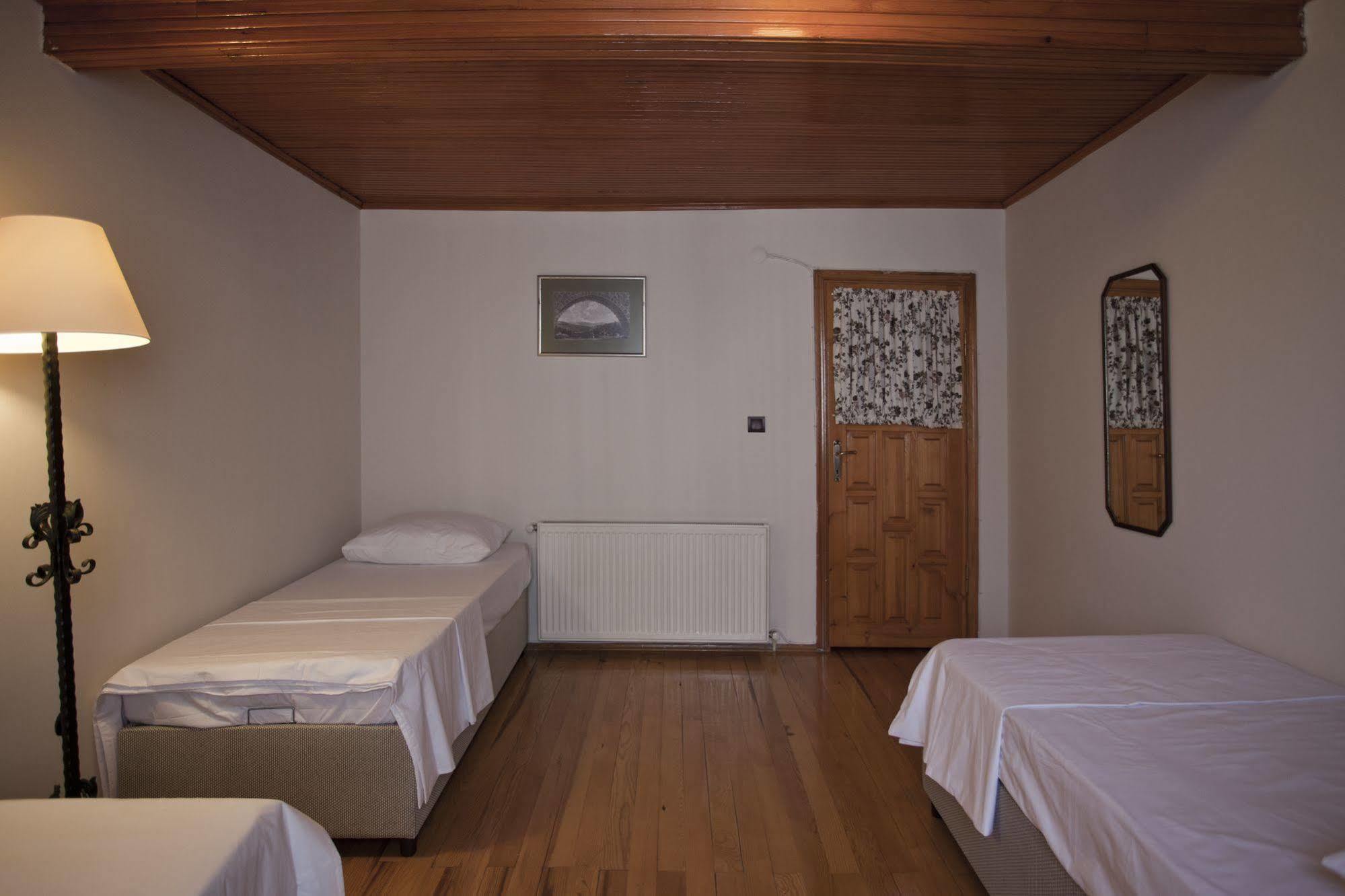 Veni Vidi Dormi Hostel Istanboel Buitenkant foto