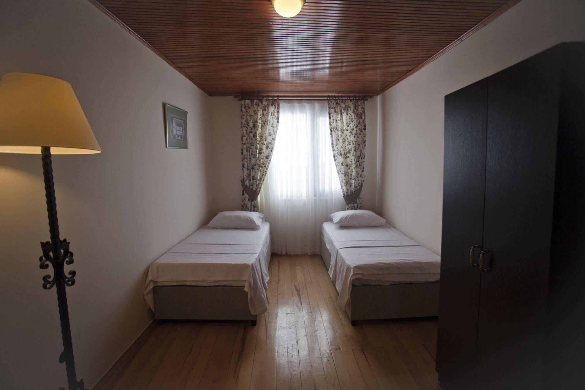 Veni Vidi Dormi Hostel Istanboel Buitenkant foto