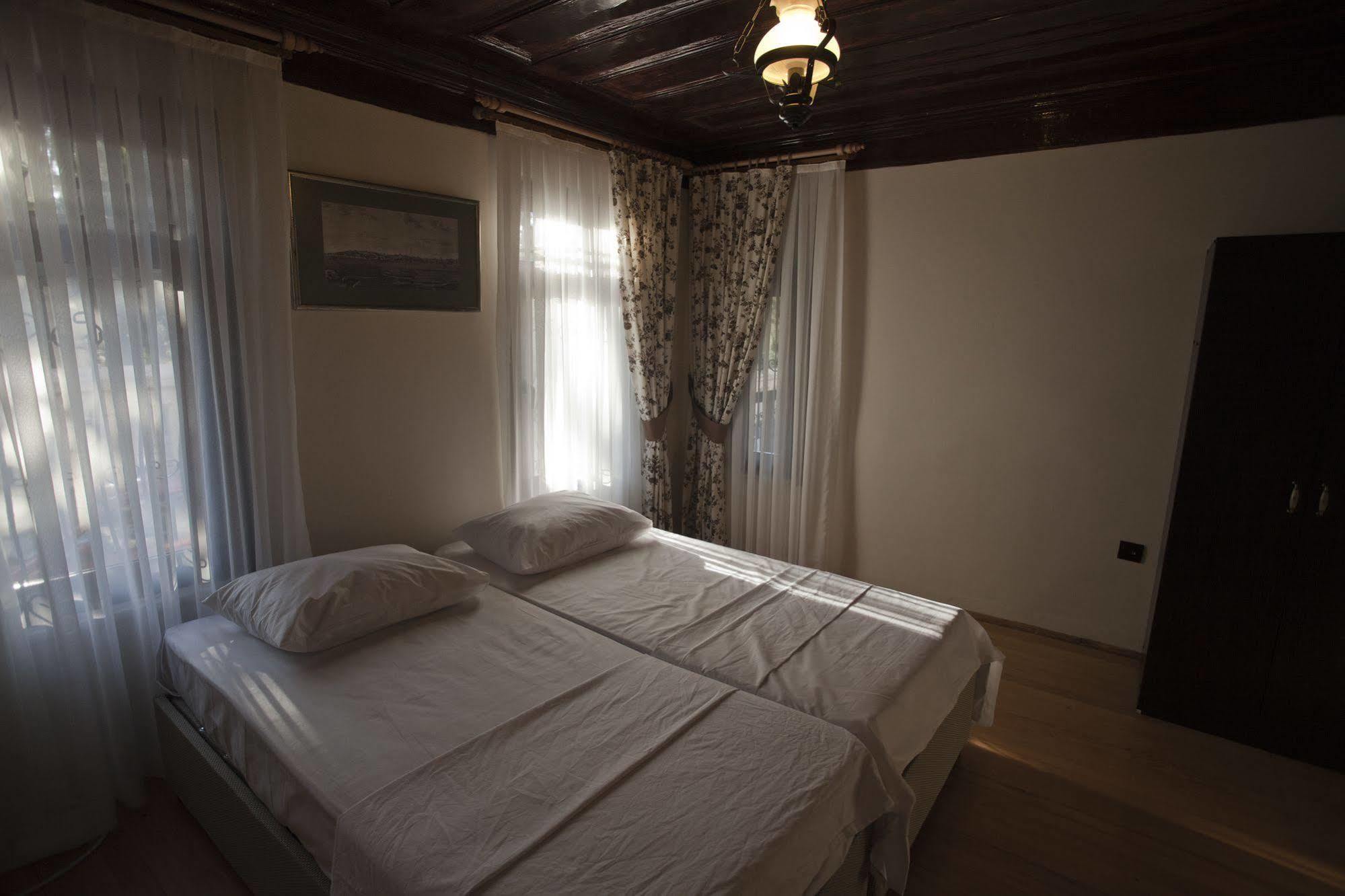Veni Vidi Dormi Hostel Istanboel Buitenkant foto